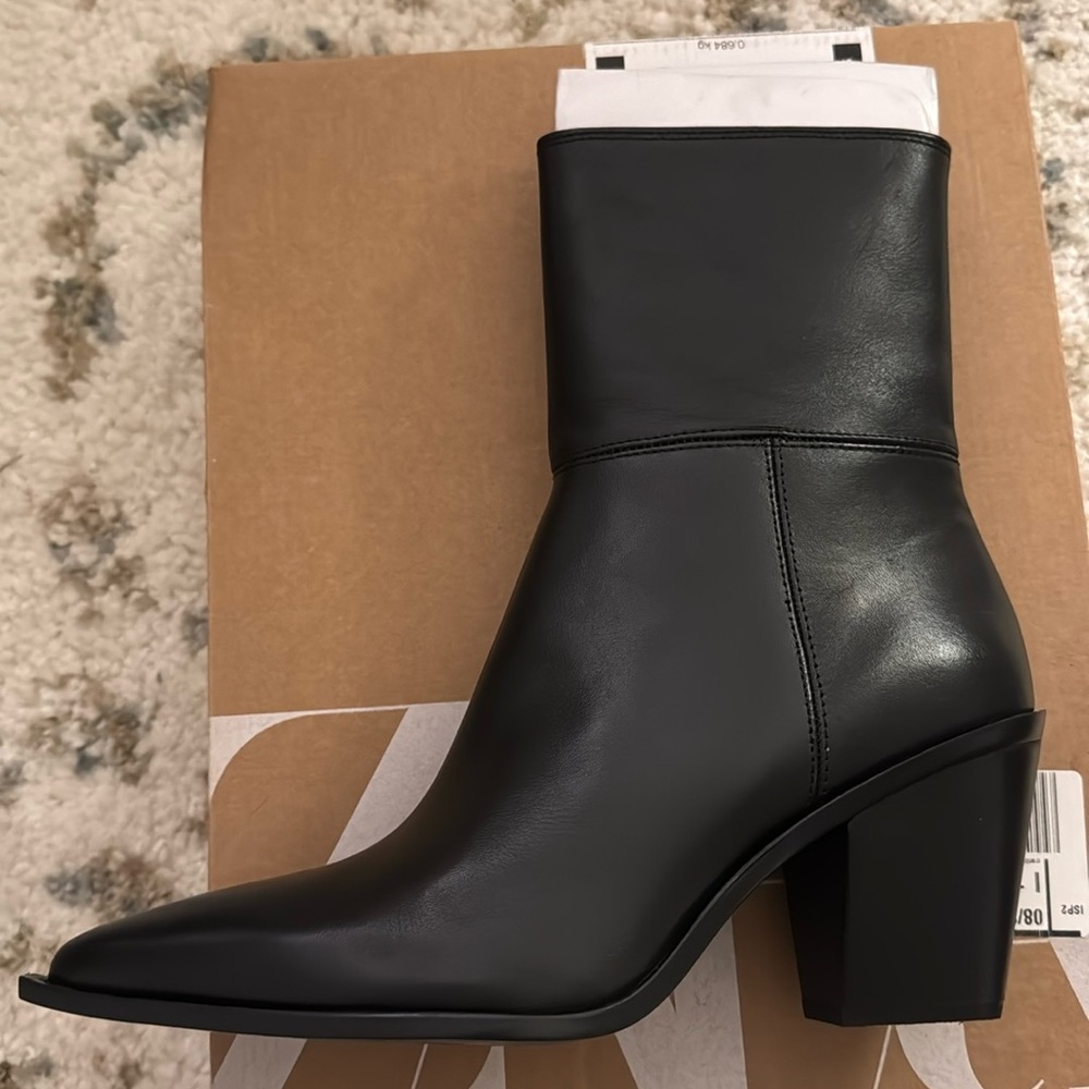 Brand new Zara boots
